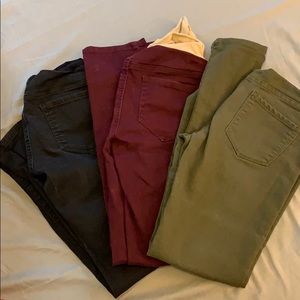 Bundle of maternity pants